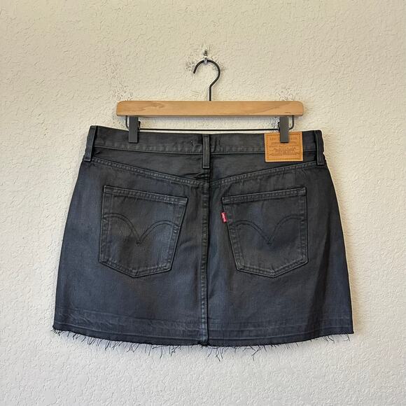 LEVI'S Icon Mini Skirt Black Denim Cotton Frayed Button Fly Goth NWT - Picture 2 of 10